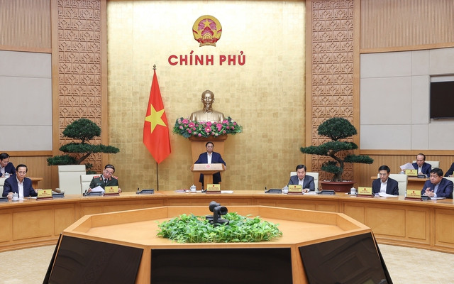 Chính phủ chỉ đạo tháo gỡ khó khăn cho thị trường trái phiếu, bất động sản; khắc phục ùn tắc đăng kiểm,... - Ảnh 2. Chính phủ chỉ đạo tháo gỡ khó khăn cho thị trường trái phiếu, bất động sản; khắc phục ùn tắc đăng kiểm,... - Ảnh 2.
