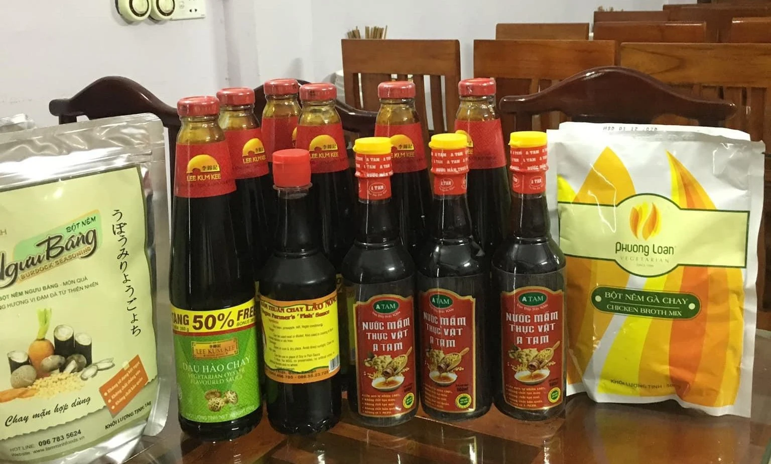 Ngoài thực phẩm, các loại gia vị chay cũng rất phong phú.