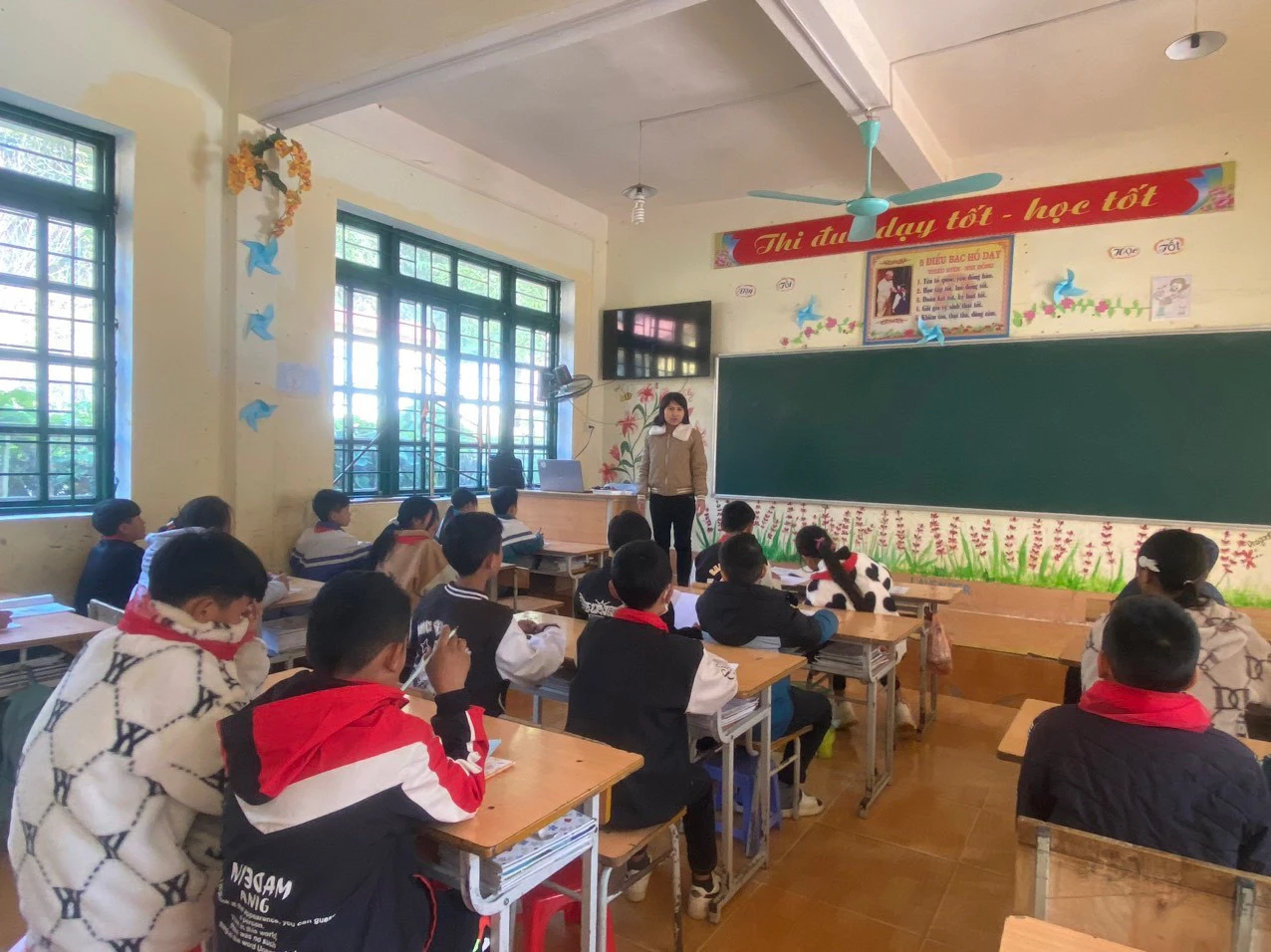 Hơn 231.000 học sinh trở lại trường sau kỳ nghỉ tết Nguyên đán ảnh 5