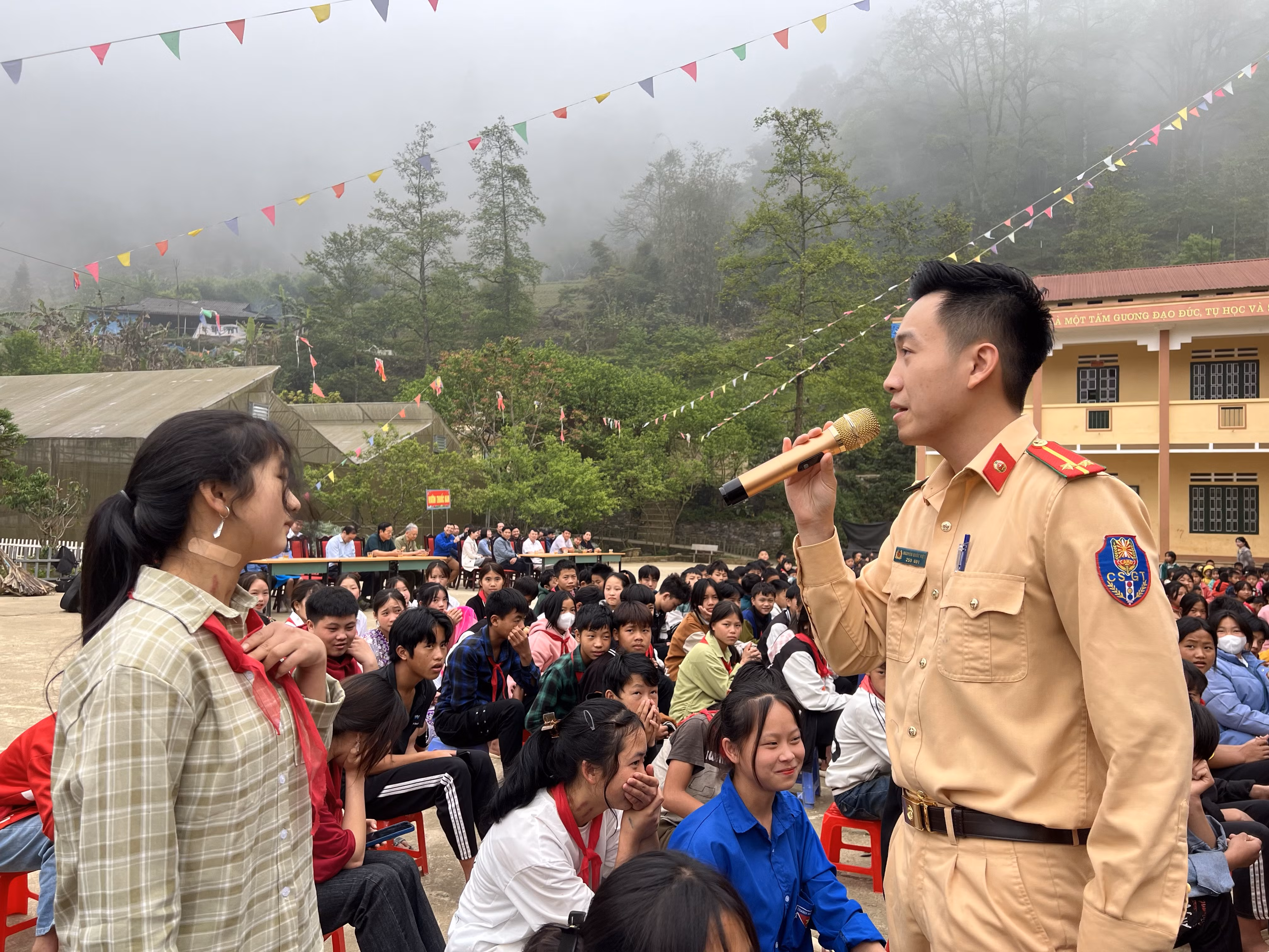 Chương trình tình nguyện công an nhân dân chung tay hướng về cơ sở ảnh 3 Chương trình tình nguyện công an nhân dân chung tay hướng về cơ sở ảnh 3