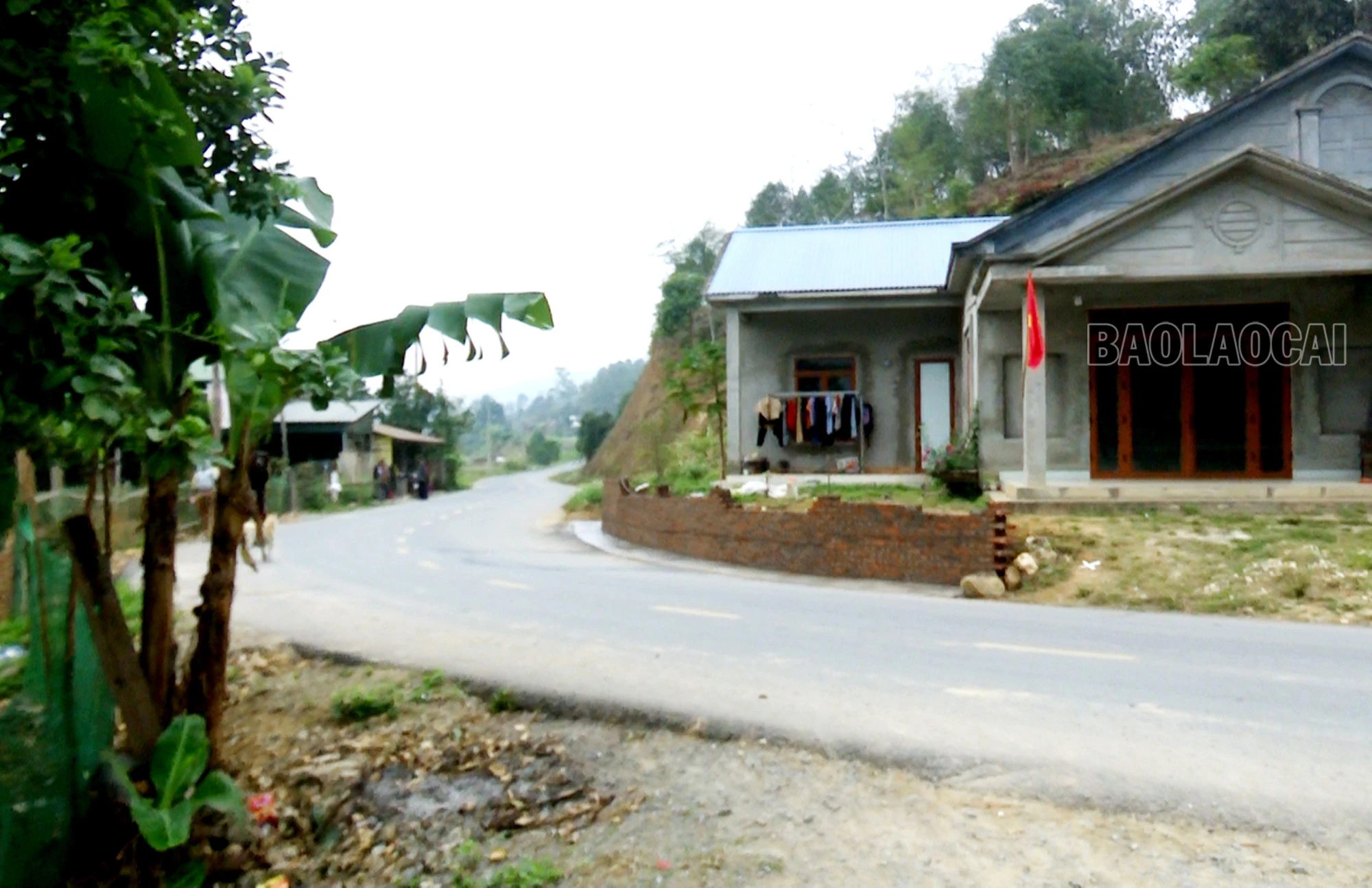 Nguy cơ mất an toàn giao thông trên đường kết nối ga Phố Mới - ga Bảo Hà (Lào Cai) - huyện Văn Yên (Yên Bái) ảnh 1