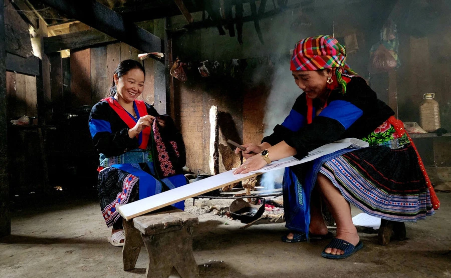 Đồng bào vùng cao rộn ràng chuẩn bị đón Tết ảnh 9 Đồng bào vùng cao rộn ràng chuẩn bị đón Tết ảnh 9