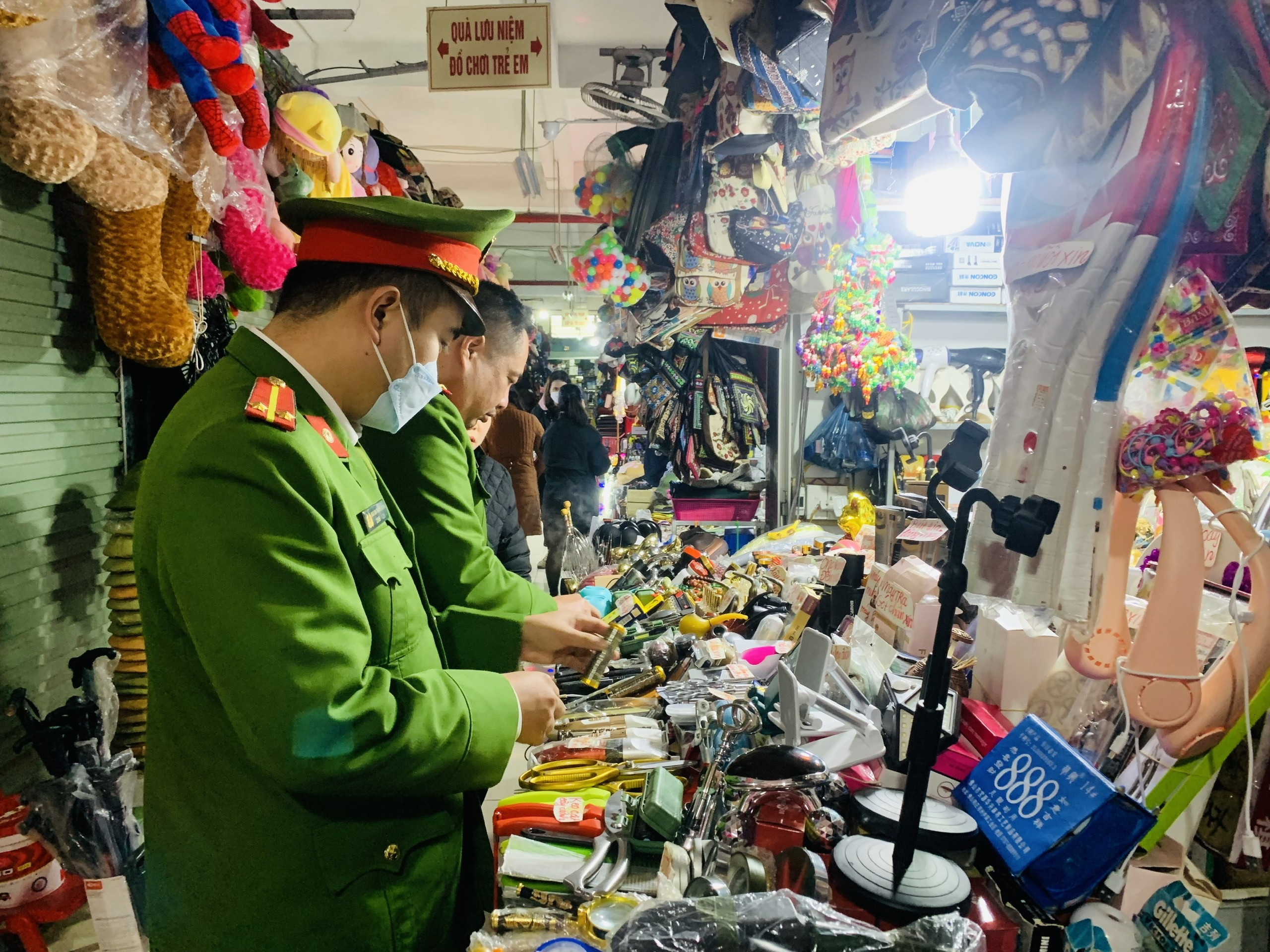 Tăng cường công tác quản lý sử dụng vũ khí, vật liệu nổ, công cụ hỗ trợ và pháo dịp Tết Nguyên đán ảnh 1 Tăng cường công tác quản lý sử dụng vũ khí, vật liệu nổ, công cụ hỗ trợ và pháo dịp Tết Nguyên đán ảnh 1