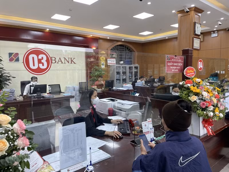 Agribank khuyến cáo khách hàng đến các điểm giao dịch hợp pháp để thực hiện mọi thao tác liên quan đến hoạt động ngân hàng