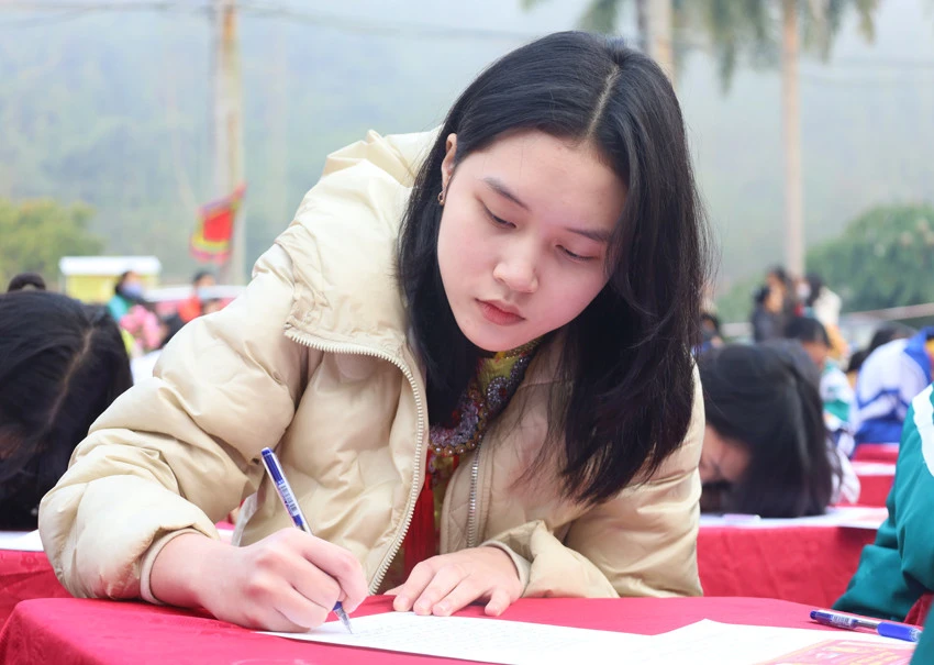 Sôi nổi ngày hội khai bút đầu xuân ảnh 5 Sôi nổi ngày hội khai bút đầu xuân ảnh 5
