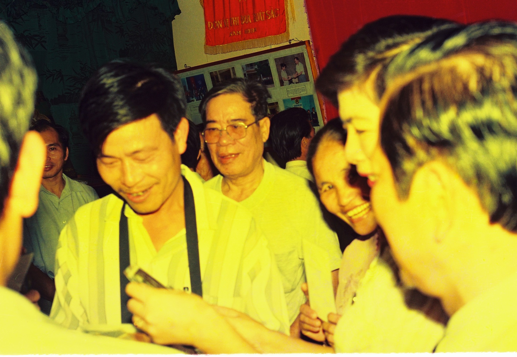 Hình ảnh tư liệu quý tại cuộc gặp mặt nhân kỷ niệm 35 ngày truyền thống Báo Lào Cai ảnh 9