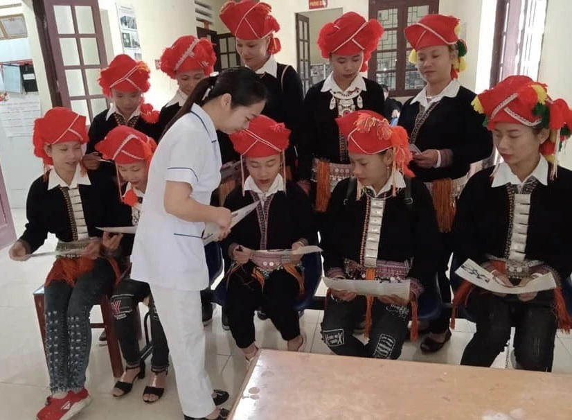 Xử lý nghiêm các trường hợp không thực hiện nghiêm công tác can thiệp làm giảm tảo hôn, giảm số phụ nữ dưới 18 tuổi sinh con ảnh 2
