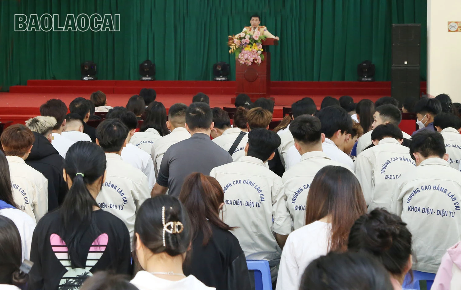 Tuyên truyền Luật Giao thông đường bộ cho gần 800 học sinh, sinh viên Trường Cao đẳng Lào Cai ảnh 1