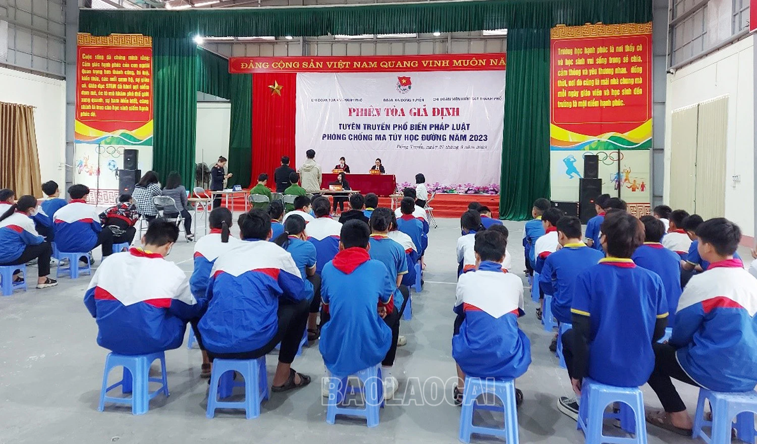 Quang cảnh phiên tòa giả định.