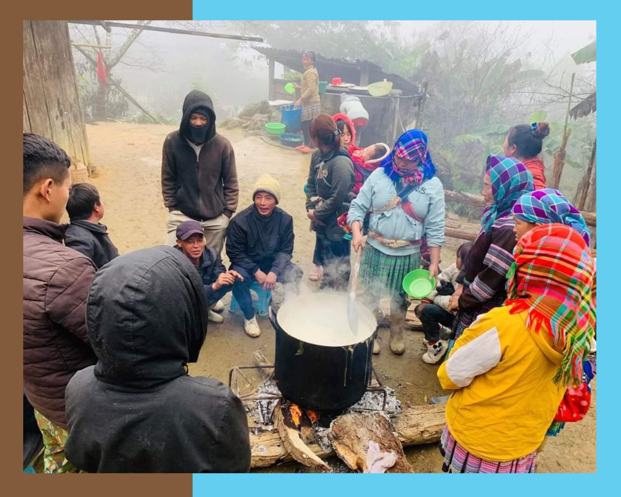 Người dân vùng cao liên hoan đón tết sớm từ đầu tháng Chạp. Người dân vùng cao liên hoan đón tết sớm từ đầu tháng Chạp.