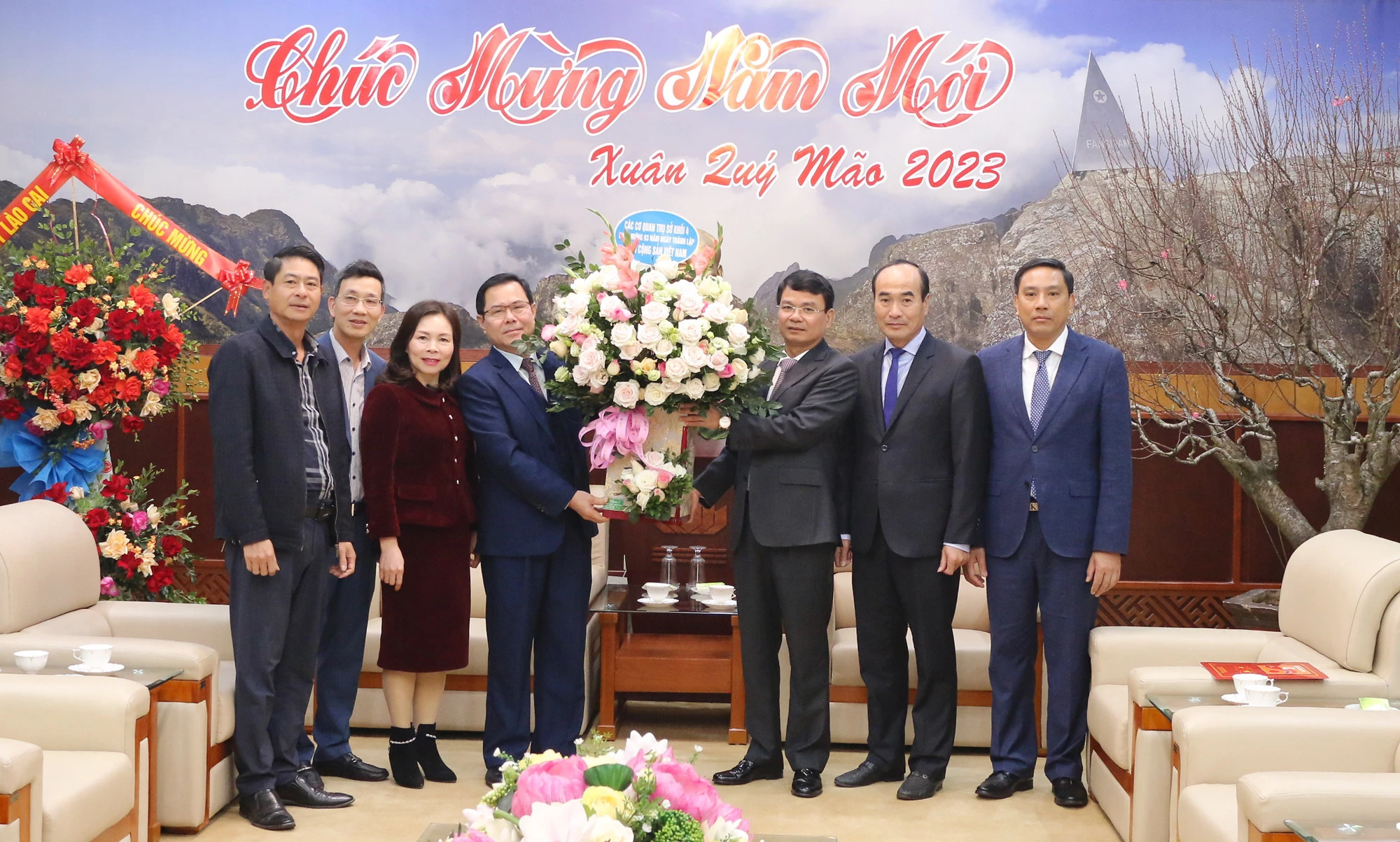 Các đoàn đại biểu chúc mừng Tỉnh ủy nhân kỷ niệm 93 năm ngày thành lập Đảng Cộng sản Việt Nam ảnh 3