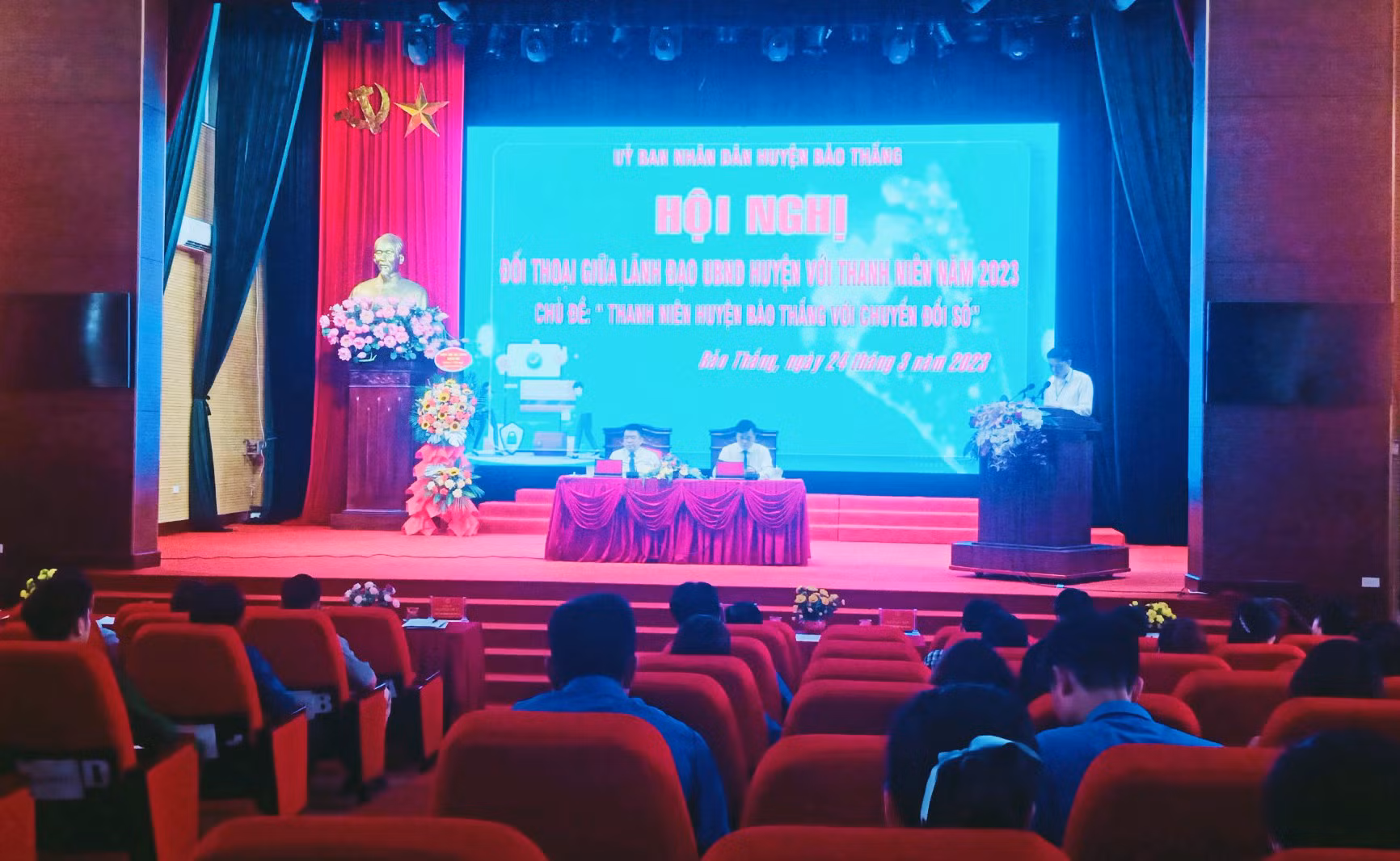 Quang cảnh hội nghị.