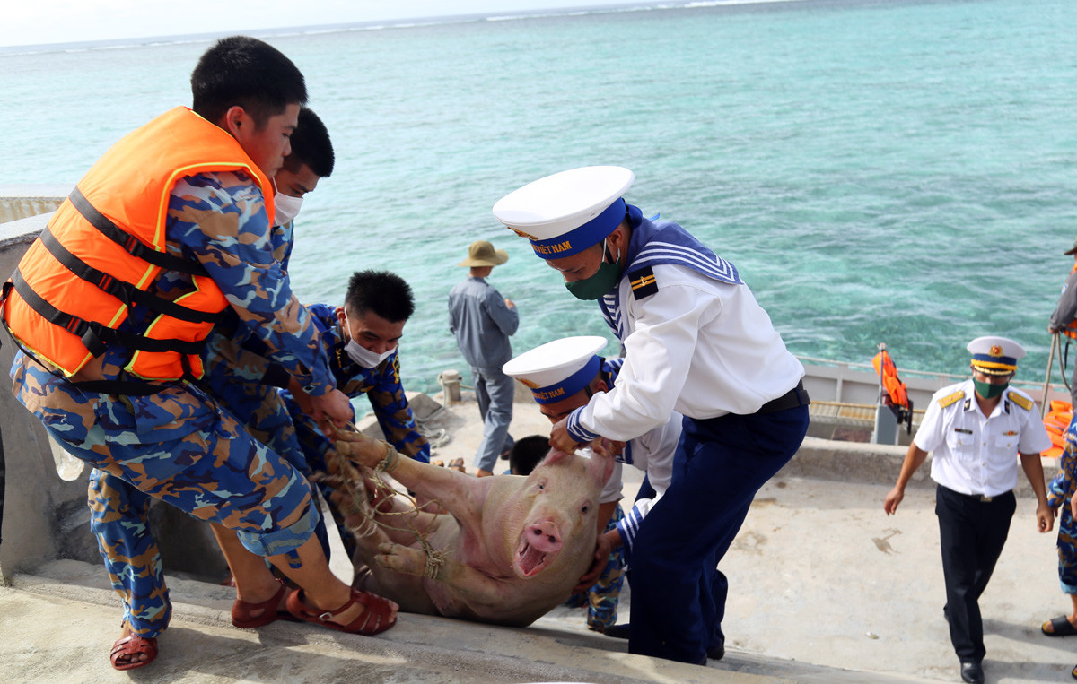 Đón Tết sớm ở tuyến đảo tiền tiêu Cô Lin - Len Đao ảnh 2