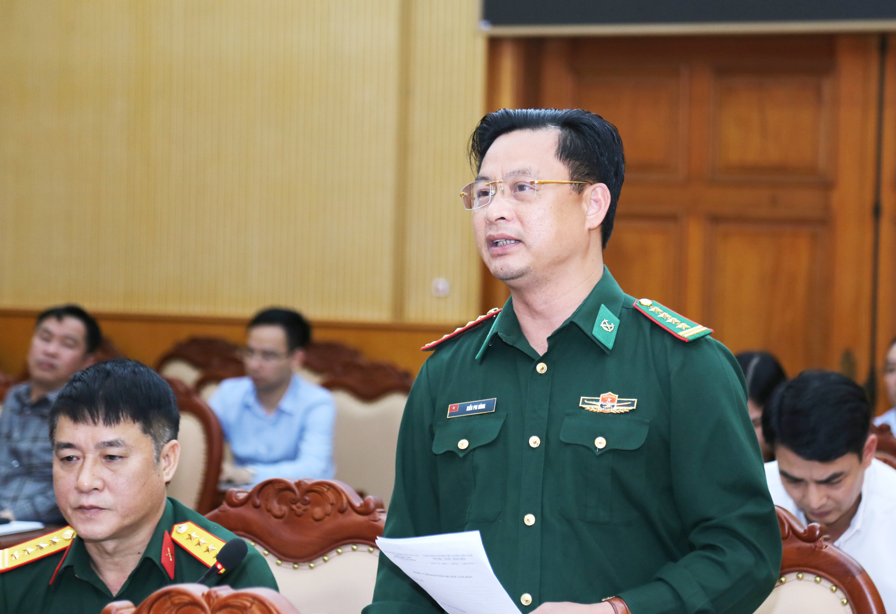 Đại diện lãnh đạo Bộ Chỉ huy Bộ đội Biên phòng tỉnh tham gia ý kiến về công tác bảo vệ an ninh biên giới.