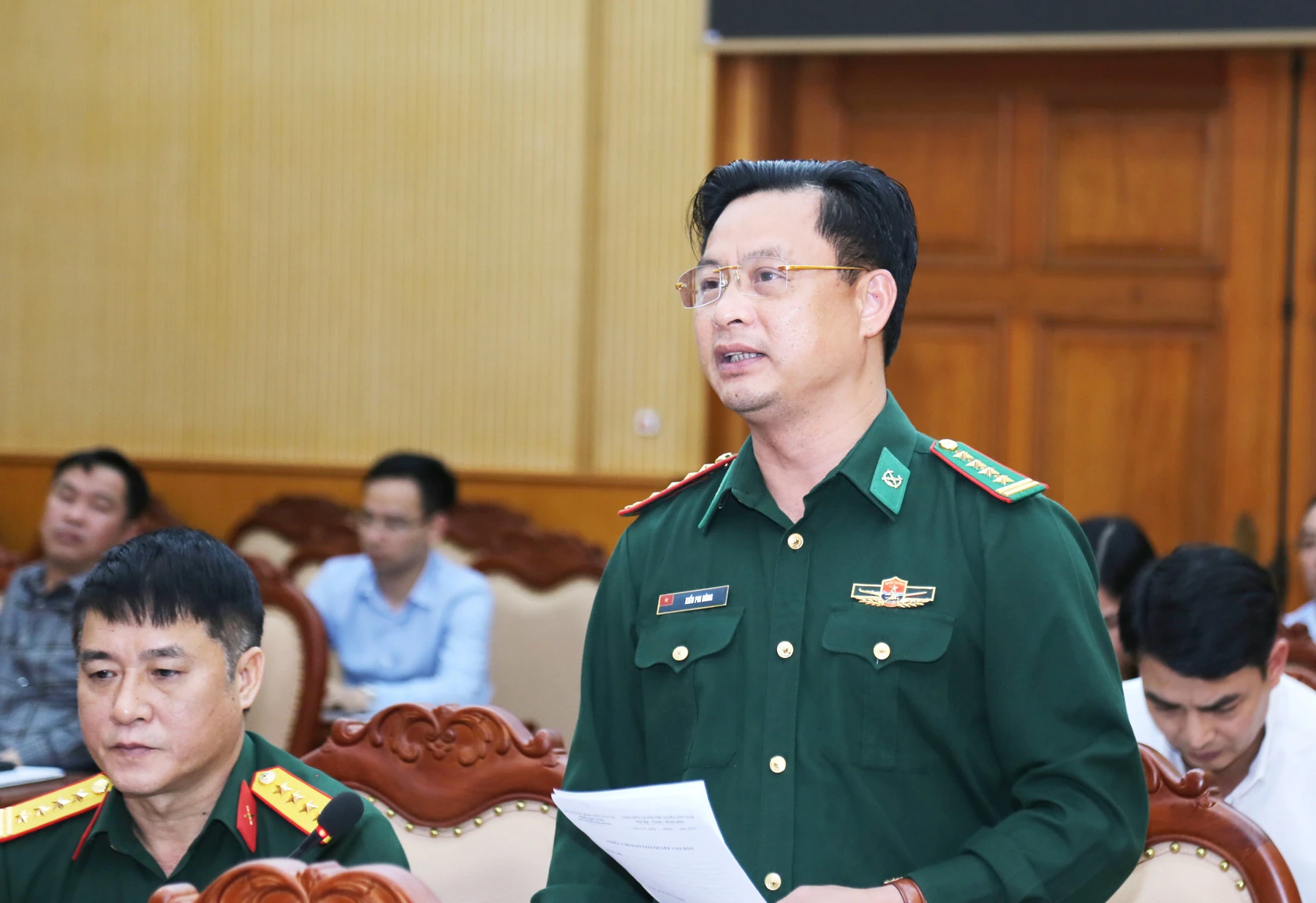 Đại diện lãnh đạo Bộ Chỉ huy Bộ đội Biên phòng tỉnh tham gia ý kiến về công tác bảo vệ an ninh biên giới.