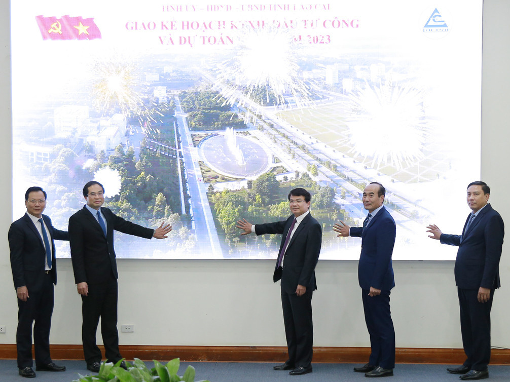 “Nền tảng - dữ liệu - kết nối” ảnh 2 “Nền tảng - dữ liệu - kết nối” ảnh 2