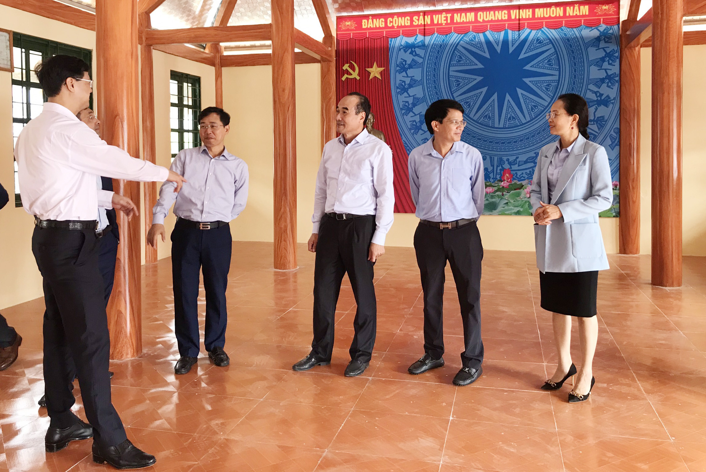 Hướng về cơ sở là chủ trương được Thường trực, Ban Thường vụ Tỉnh ủy tiếp tục đẩy mạnh tại nhiệm kỳ 2020 - 2025. Ảnh: Hoàng Quyền - Văn phòng Tỉnh ủy. Hướng về cơ sở là chủ trương được Thường trực, Ban Thường vụ Tỉnh ủy tiếp tục đẩy mạnh tại nhiệm kỳ 2020 - 2025. Ảnh: Hoàng Quyền - Văn phòng Tỉnh ủy.