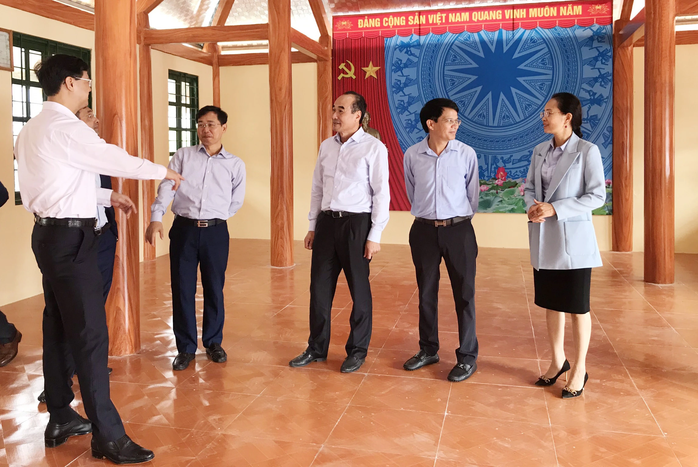 Hướng về cơ sở là chủ trương được Thường trực, Ban Thường vụ Tỉnh ủy tiếp tục đẩy mạnh tại nhiệm kỳ 2020 - 2025. Ảnh: Hoàng Quyền - Văn phòng Tỉnh ủy.