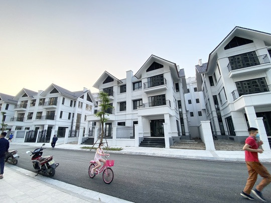 Nghị định mới cho phép doanh nghiệp thanh toán gốc, lãi trái phiếu đến hạn bằng tài sản khác, có thể là bất động sản. Nghị định mới cho phép doanh nghiệp thanh toán gốc, lãi trái phiếu đến hạn bằng tài sản khác, có thể là bất động sản.