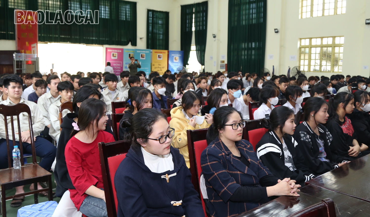 Tuyên truyền Luật Giao thông đường bộ cho gần 800 học sinh, sinh viên Trường Cao đẳng Lào Cai ảnh 3