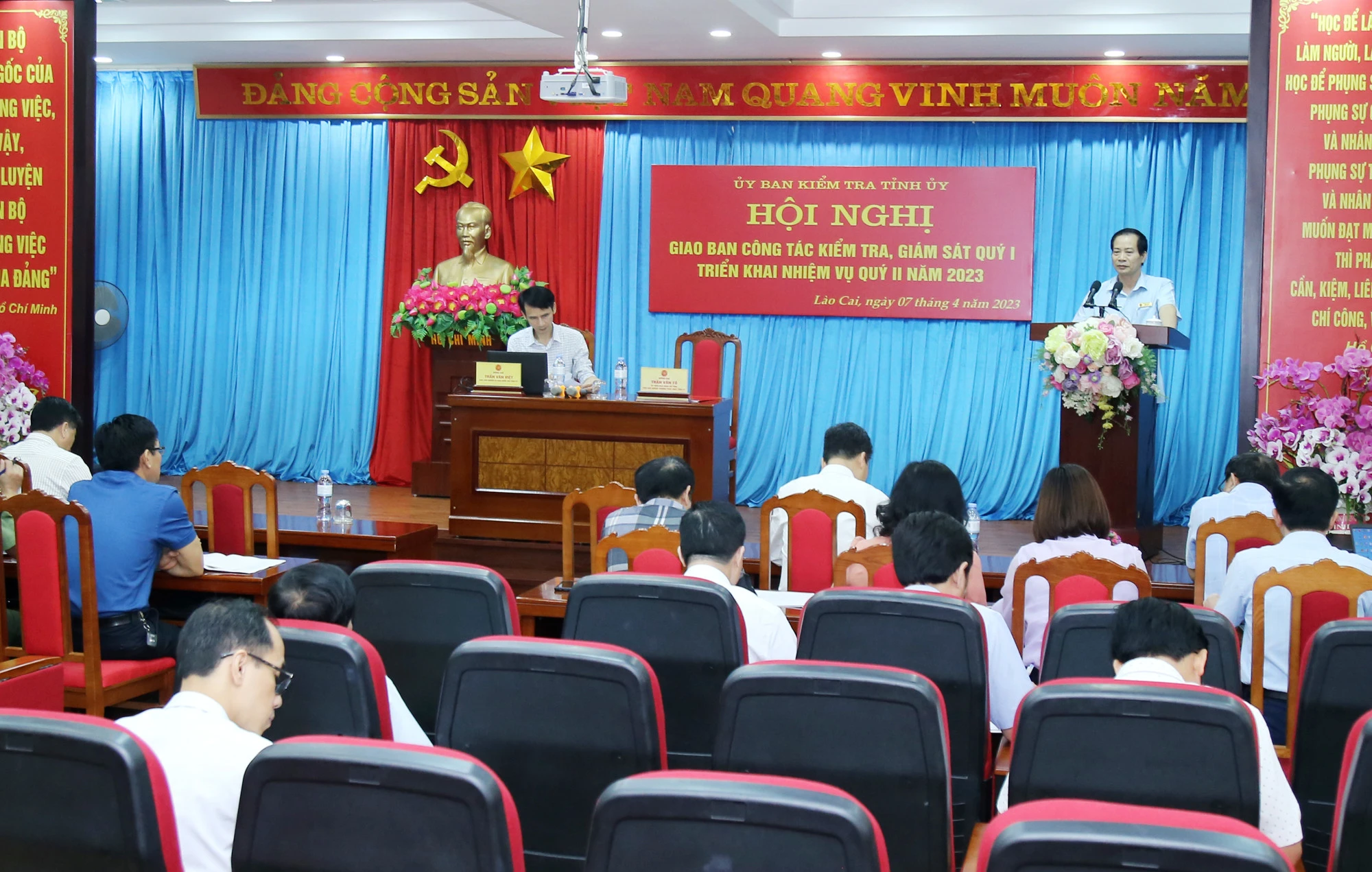Quang cảnh hội nghị.