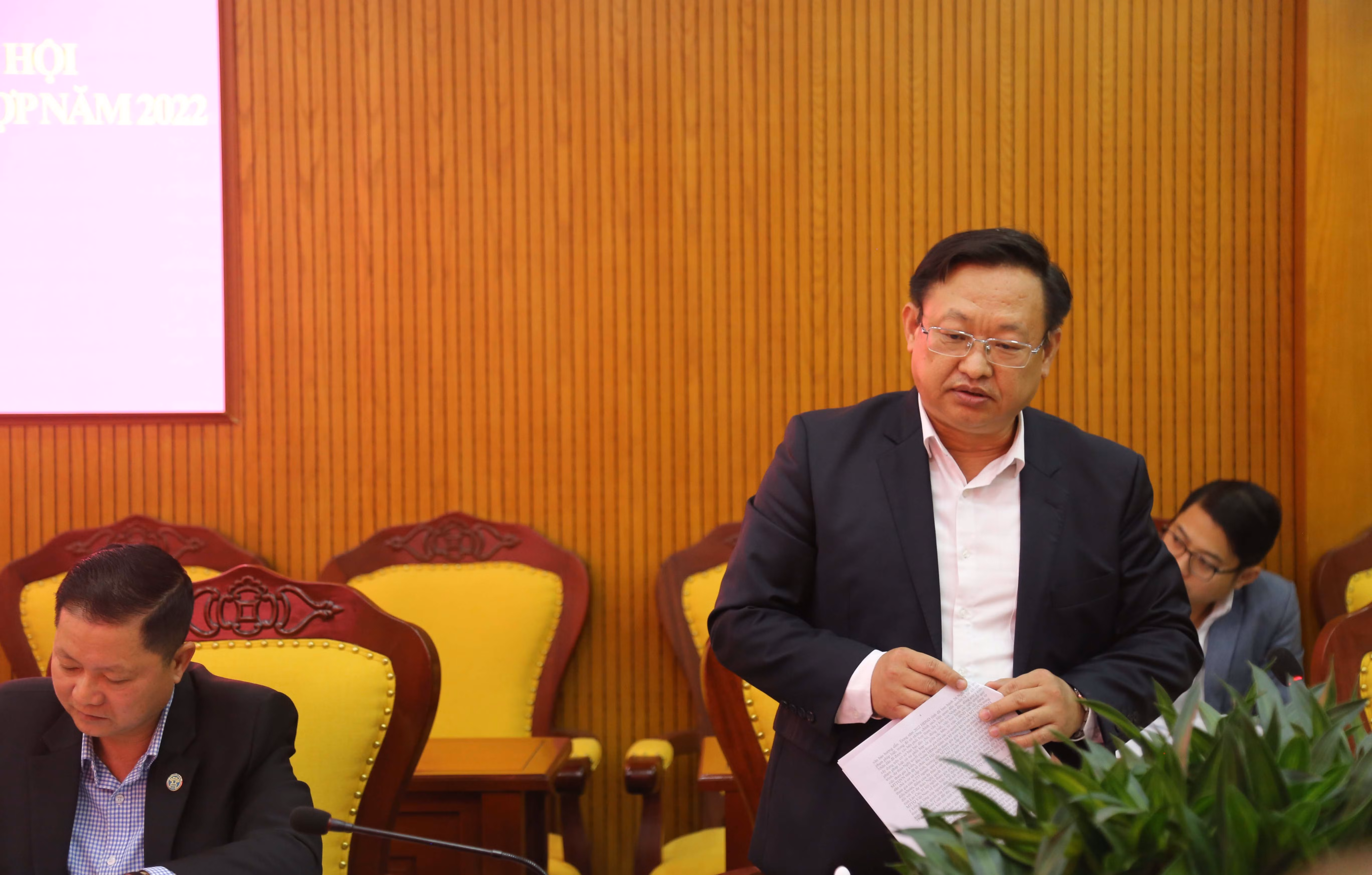 Chủ tịch Ủy ban MTTQ Việt Nam tỉnh Giàng Seo Vần phát biểu tại hội nghị.