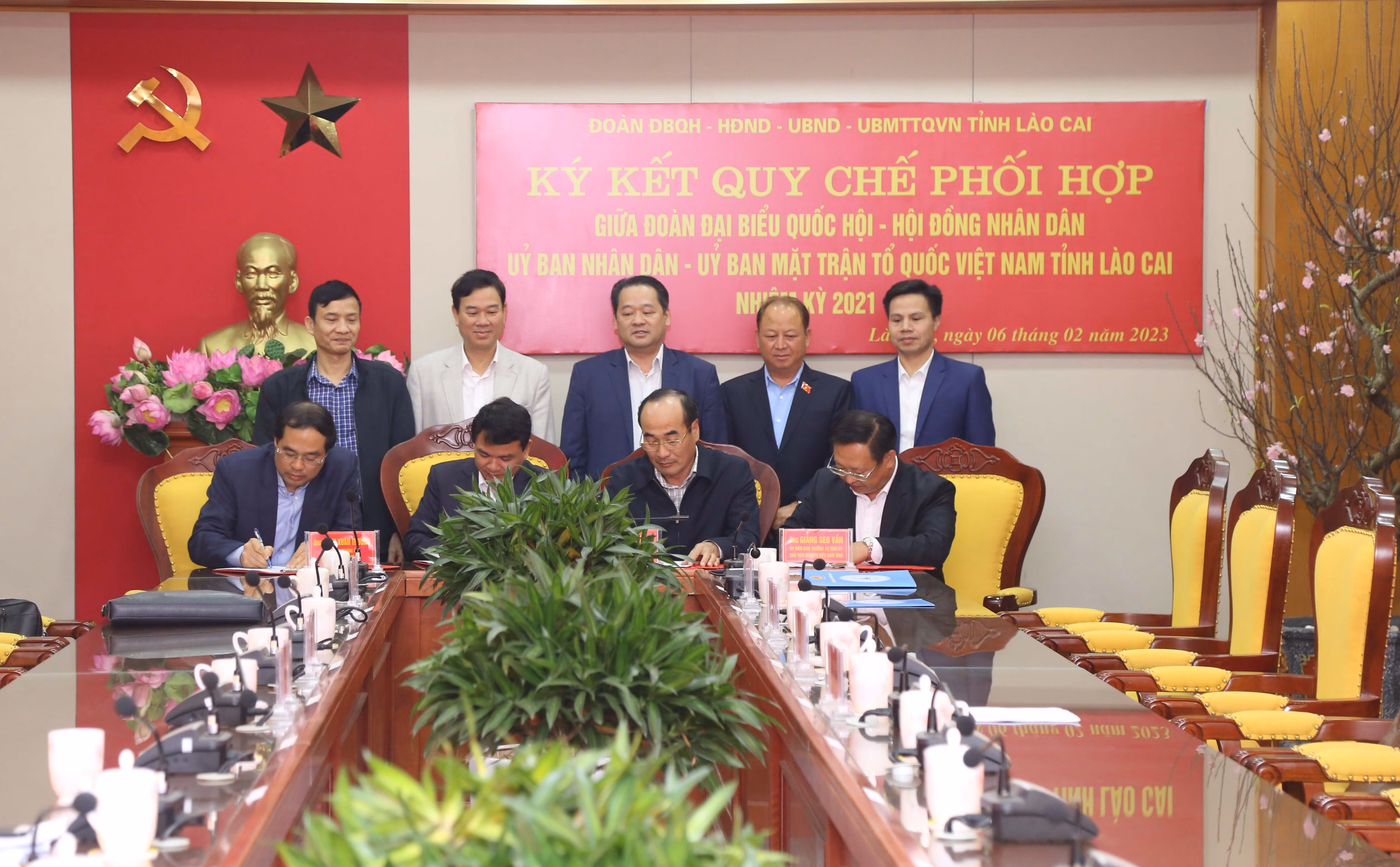 Thường trực Đoàn ĐBQH tỉnh, HĐND, UBND, Ủy ban MTTQ Việt Nam tỉnh Lào Cai ký kết Quy chế phối hợp.