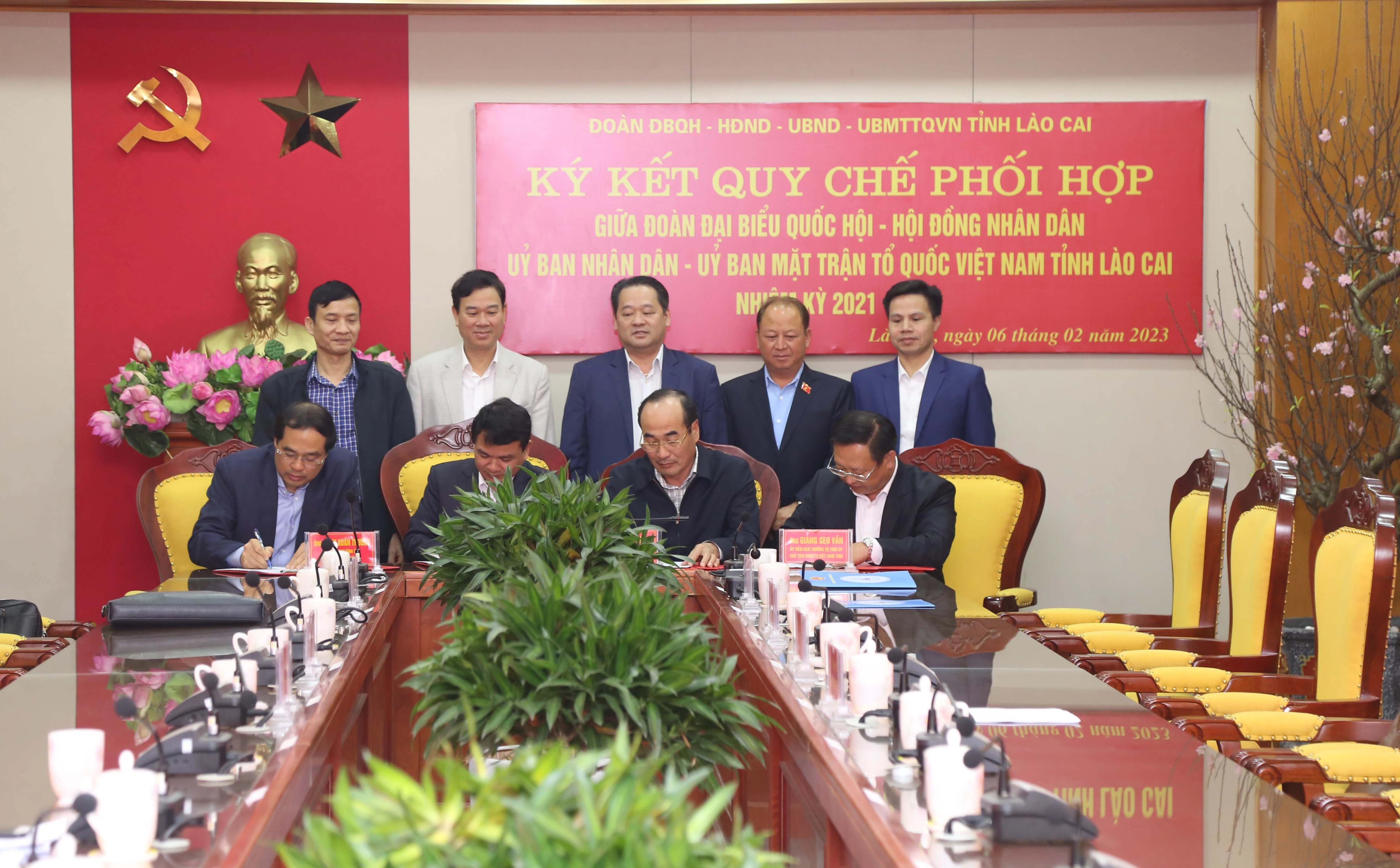 Thường trực Đoàn ĐBQH tỉnh, HĐND, UBND, Ủy ban MTTQ Việt Nam tỉnh Lào Cai ký kết Quy chế phối hợp.