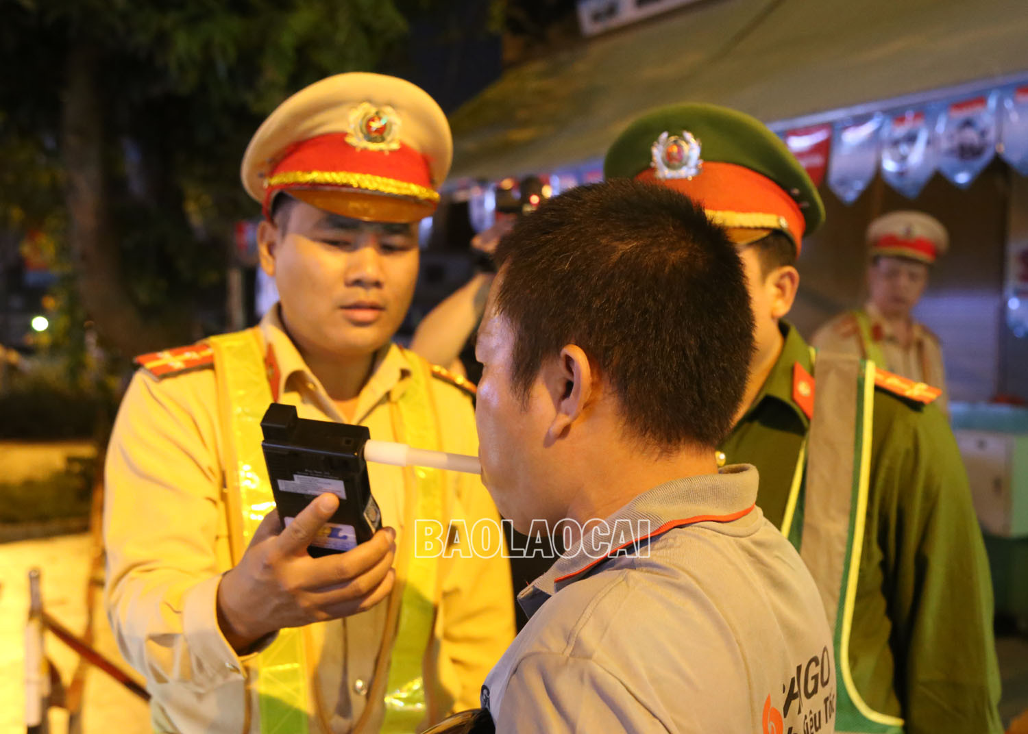 Kiểm tra nồng độ cồn, ma túy với lái tàu, nhân viên đường sắt trực tiếp phục vụ chạy tàu ảnh 2