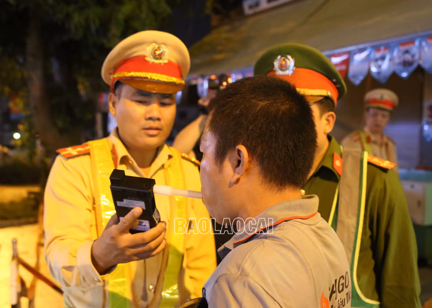 Kiểm tra nồng độ cồn, ma túy với lái tàu, nhân viên đường sắt trực tiếp phục vụ chạy tàu ảnh 2 Kiểm tra nồng độ cồn, ma túy với lái tàu, nhân viên đường sắt trực tiếp phục vụ chạy tàu ảnh 2