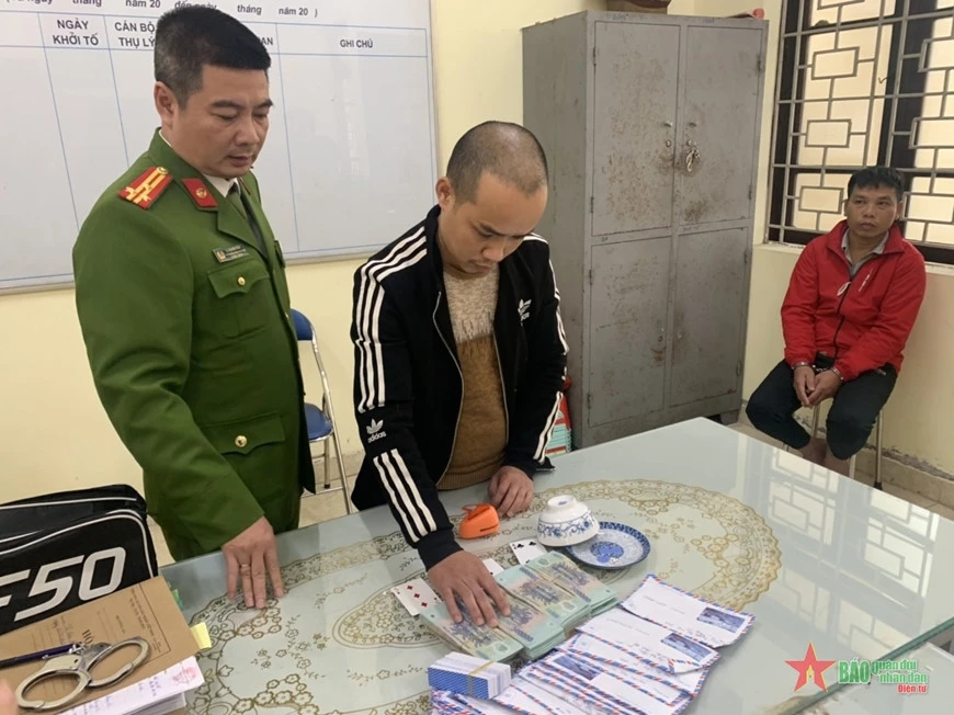 <a title="Báo Quân đội nhân dân | Tin tức quân đội, quốc phòng | Bảo vệ Tổ quốc" style="text-align:center;" href="https://www.qdnd.vn"><img src="/images/bannerv2.png" class="vllogo"></a>