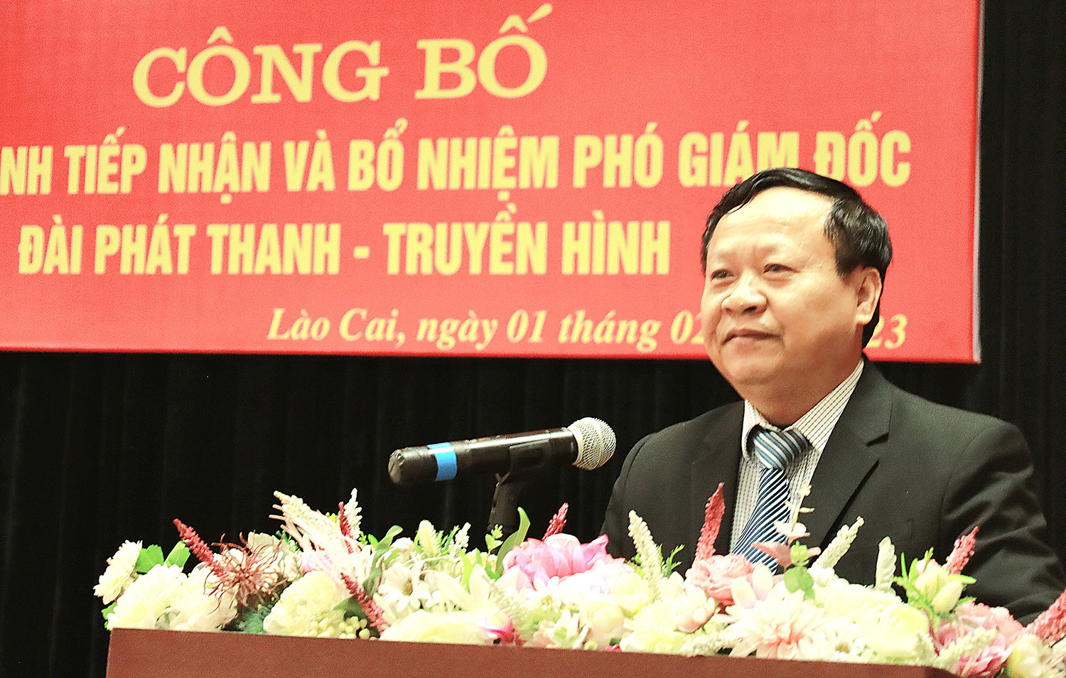 Đồng chí Nguyễn Trọng Hài phát biểu giao nhiệm vụ cho tân Phó Giám đốc Đài Phát thanh - Truyền hình tỉnh.