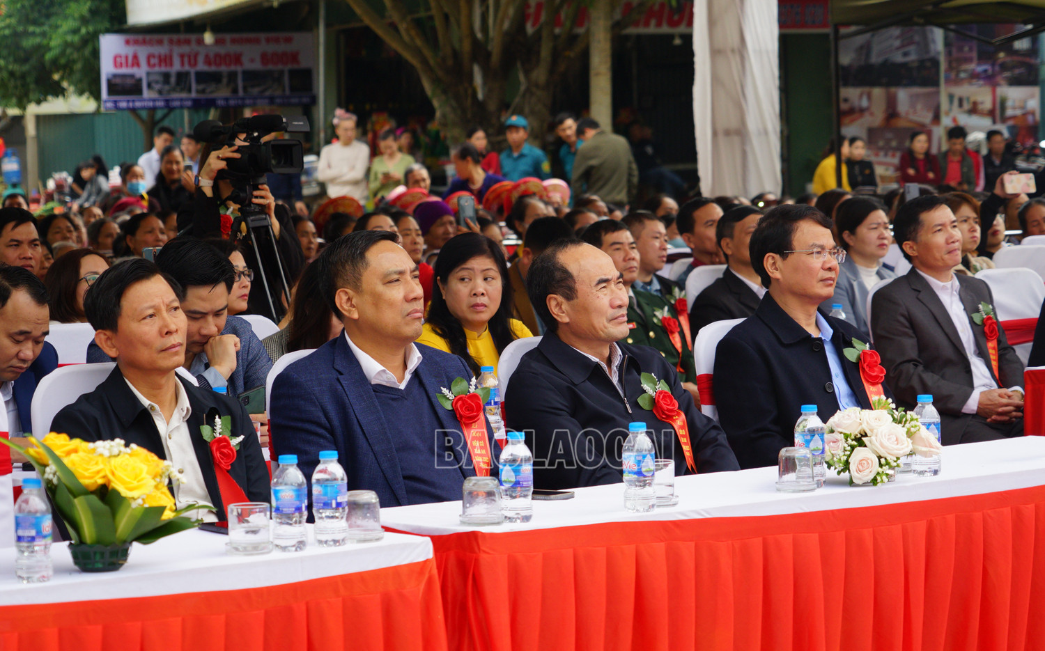 Các đồng chí lãnh đạo tỉnh dự khai mạc Lễ hội đền Cô Tân An ảnh 1