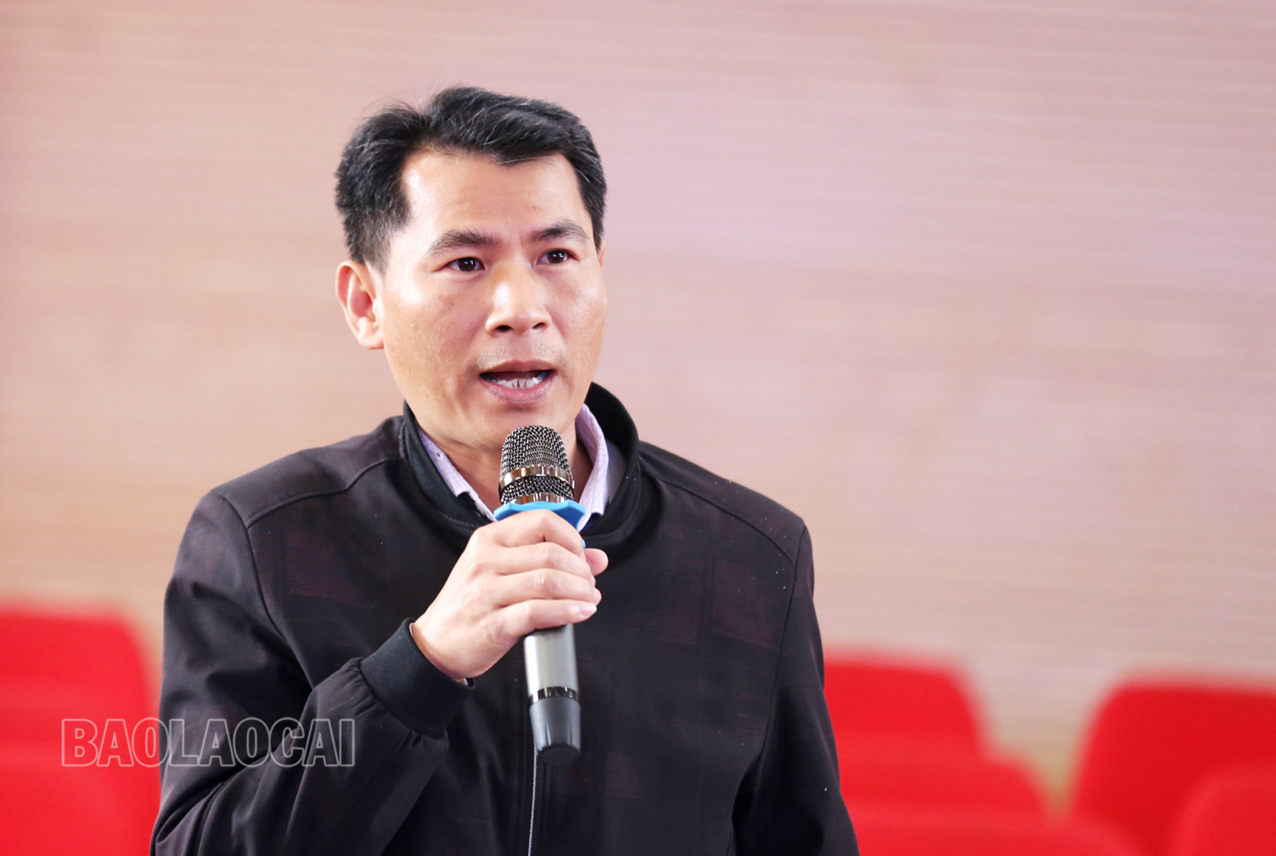 Đại biểu cơ quan chuyên môn huyện Bảo Thắng tham gia ý kiến. Đại biểu cơ quan chuyên môn huyện Bảo Thắng tham gia ý kiến.