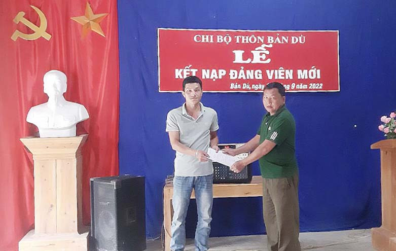Quan tâm, chú trọng phát triển đảng viên ở chi bộ nông thôn.