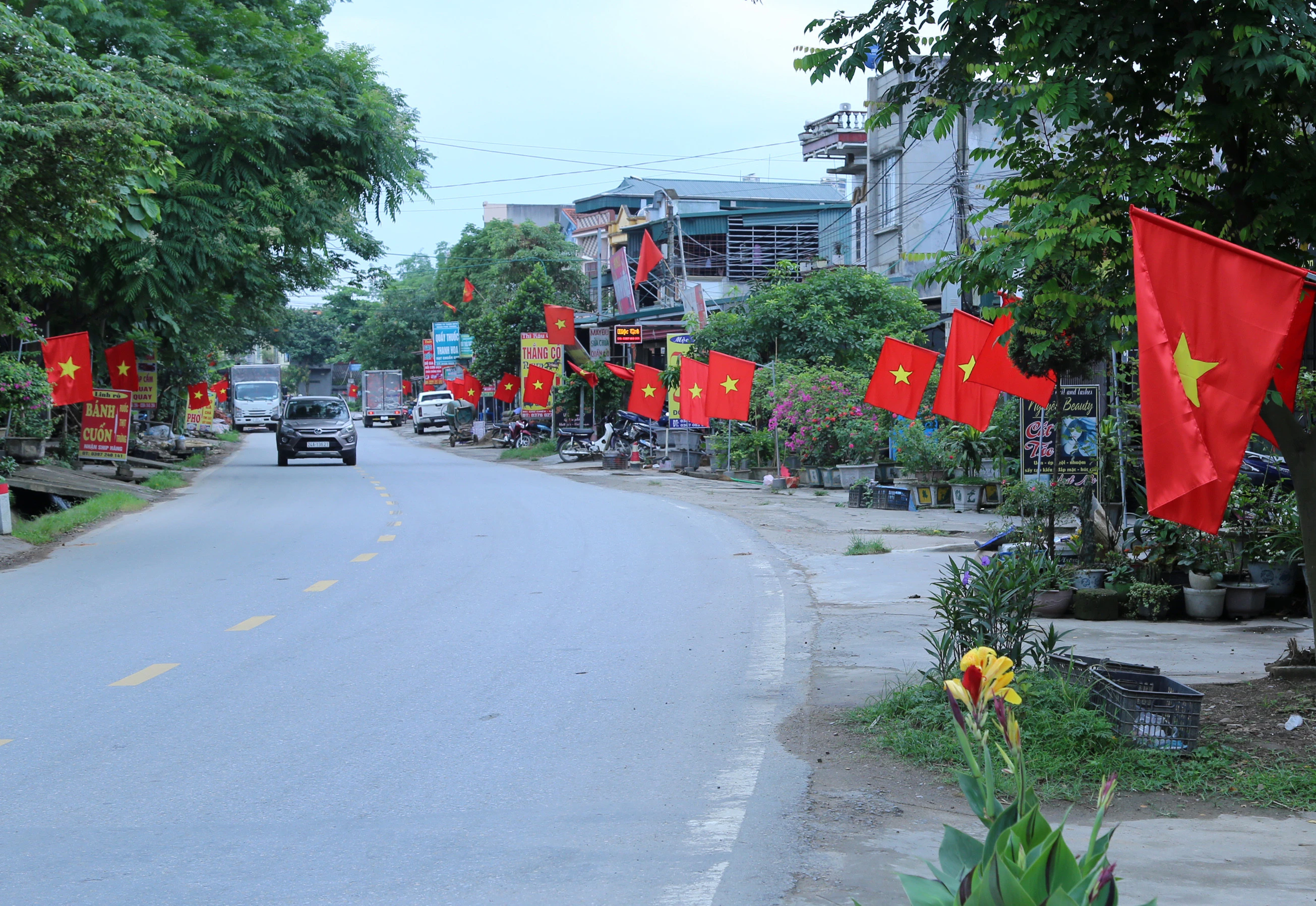 Vùng nông thôn Lào Cai ngày càng tươi, đẹp hơn. (Trong ảnh: Một đoạn đường 4E trên địa bàn xã Xuân Giao, huyện Bảo Thắng)