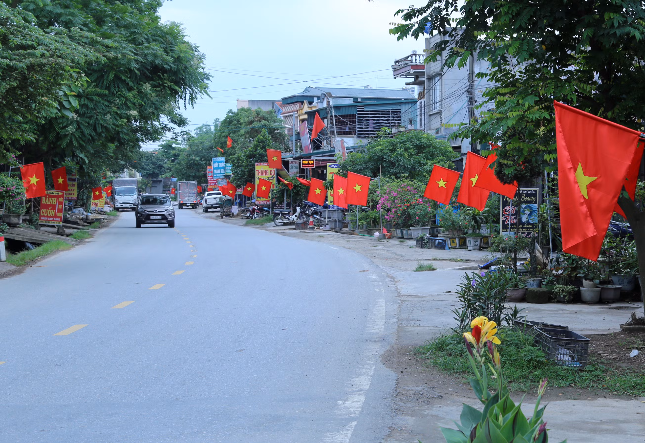 Vùng nông thôn Lào Cai ngày càng tươi, đẹp hơn. (Trong ảnh: Một đoạn đường 4E trên địa bàn xã Xuân Giao, huyện Bảo Thắng)