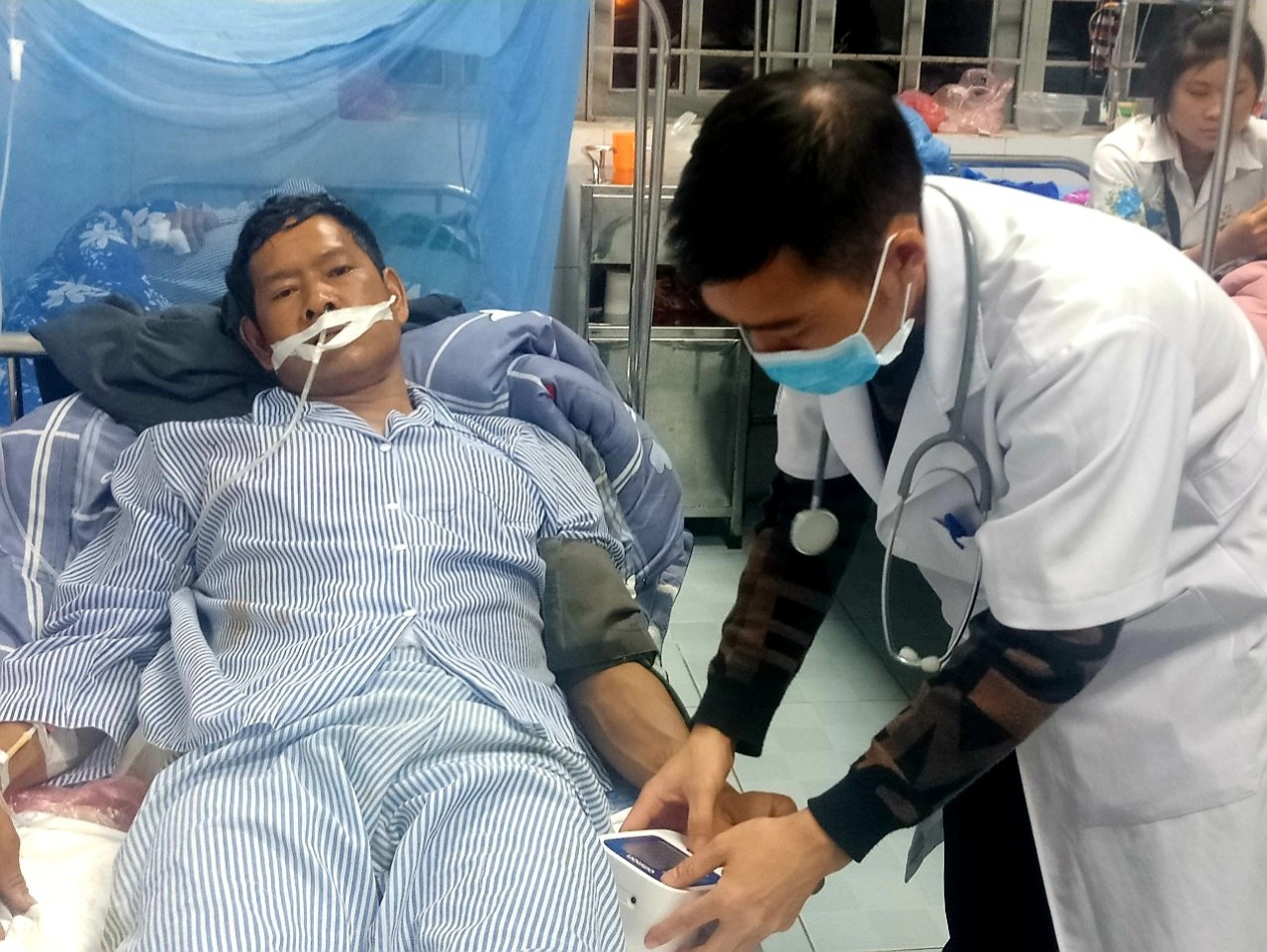 Bệnh viện Đa khoa huyện Bát Xát cấp cứu thành công ca bệnh thủng dạ dày ảnh 1 Bệnh viện Đa khoa huyện Bát Xát cấp cứu thành công ca bệnh thủng dạ dày ảnh 1