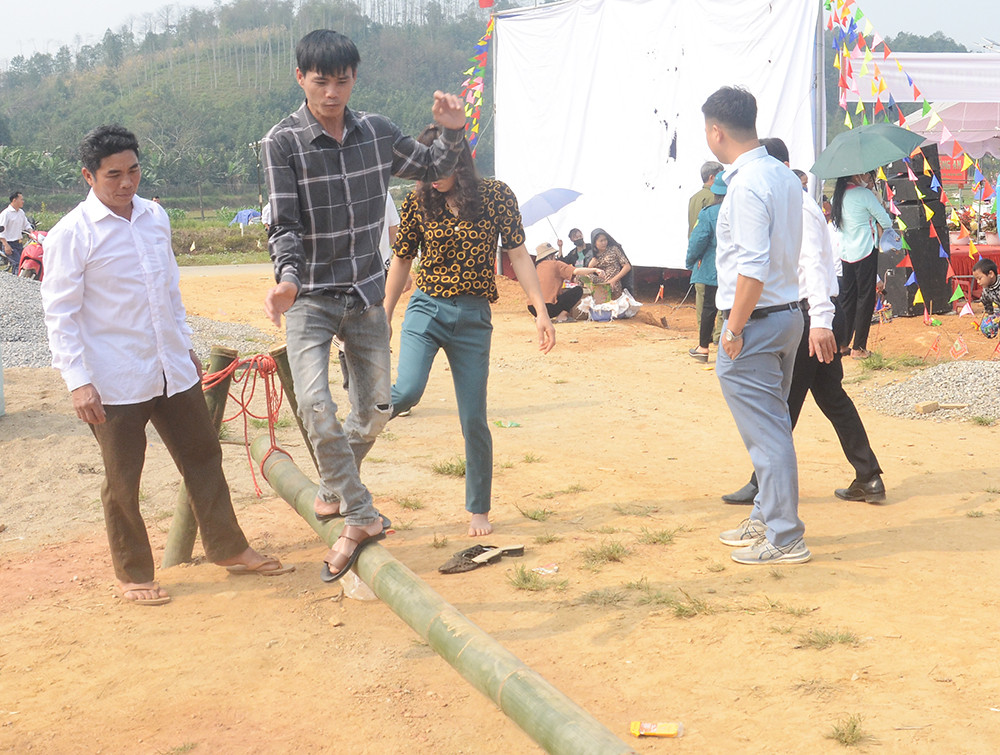 Tưng bừng khai hội đền Đồng Ân ảnh 7