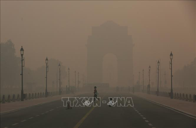 Khói mù ô nhiễm bao phủ bầu trời tại New Delhi, Ấn Độ. (Ảnh tư liệu) Khói mù ô nhiễm bao phủ bầu trời tại New Delhi, Ấn Độ. (Ảnh tư liệu)