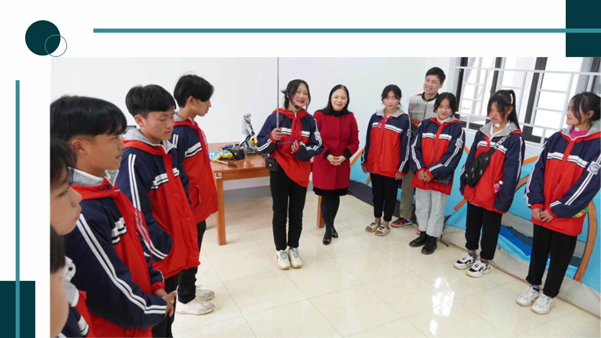 Học sinh được trải nghiệm một số hoạt động nghề nghiệp và tìm hiểu cơ hội việc làm sau khi ra trường.