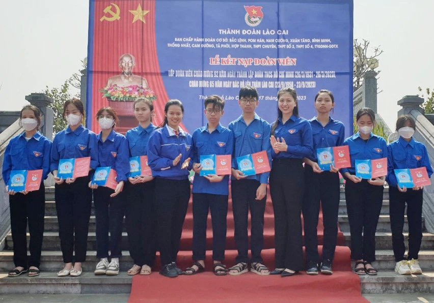 Thành đoàn Lào Cai kết nạp hơn 1.000 đoàn viên mới ảnh 3