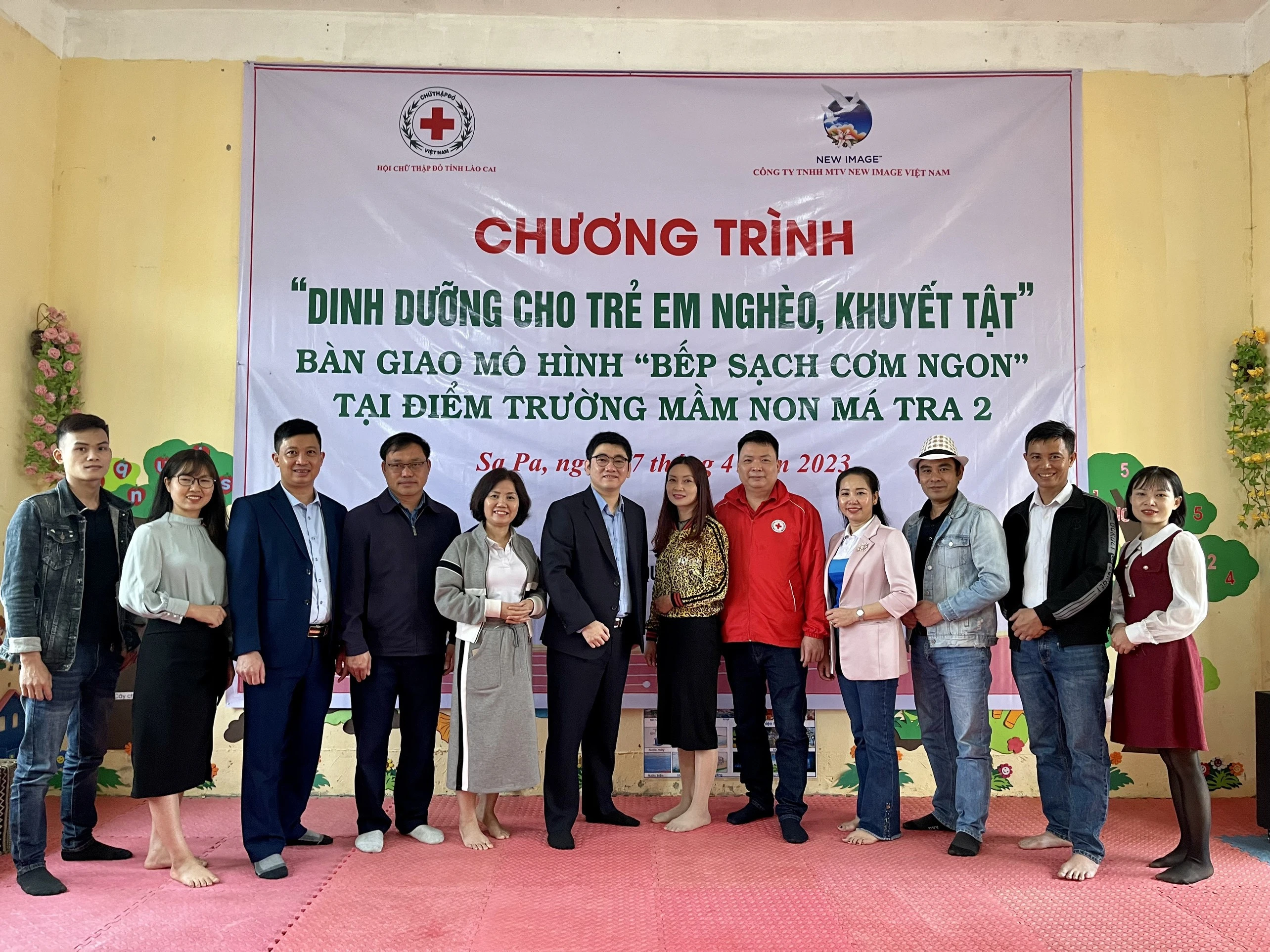 Bàn giao mô hình “Bếp sạch cơm ngon” ảnh 1