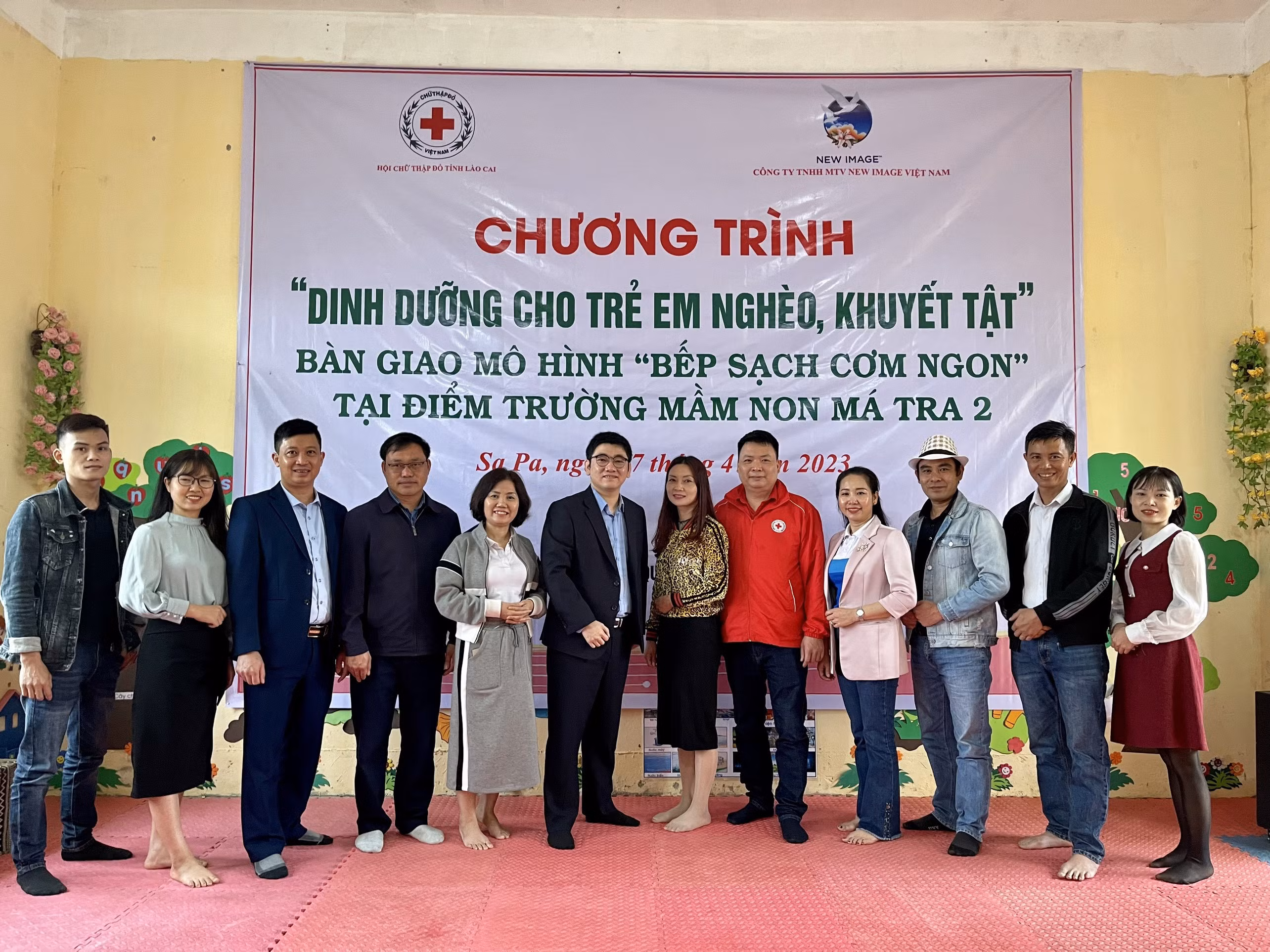 Bàn giao mô hình “Bếp sạch cơm ngon” ảnh 1