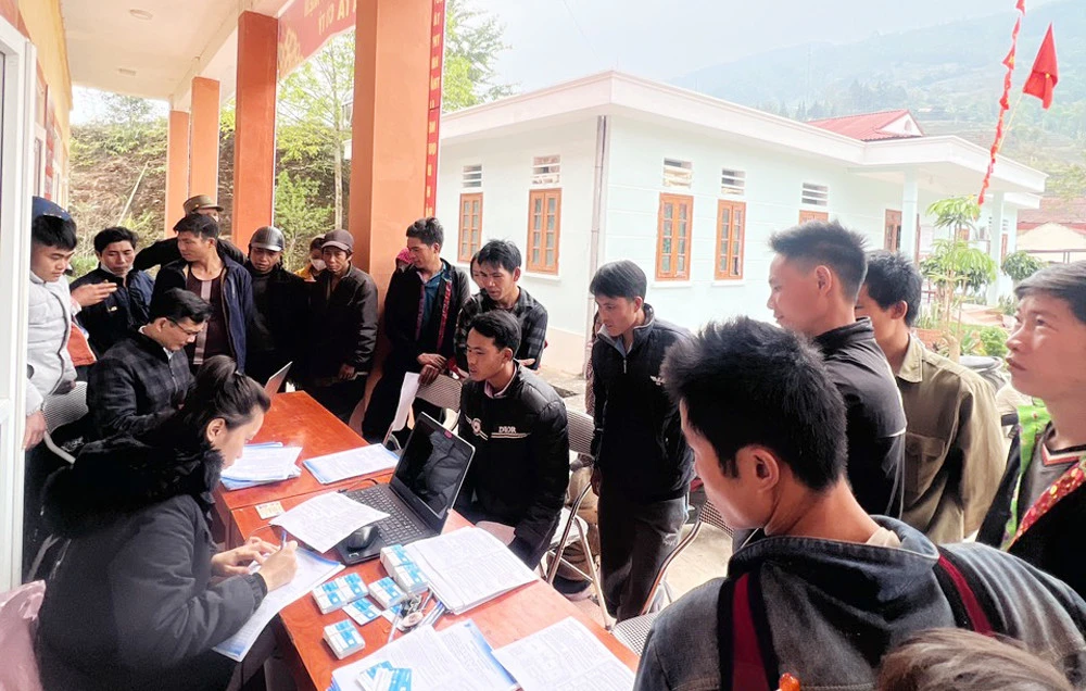 Lào Cai: Các nhà mạng gấp rút chuẩn hóa thông tin cho chủ thuê bao di động ảnh 5