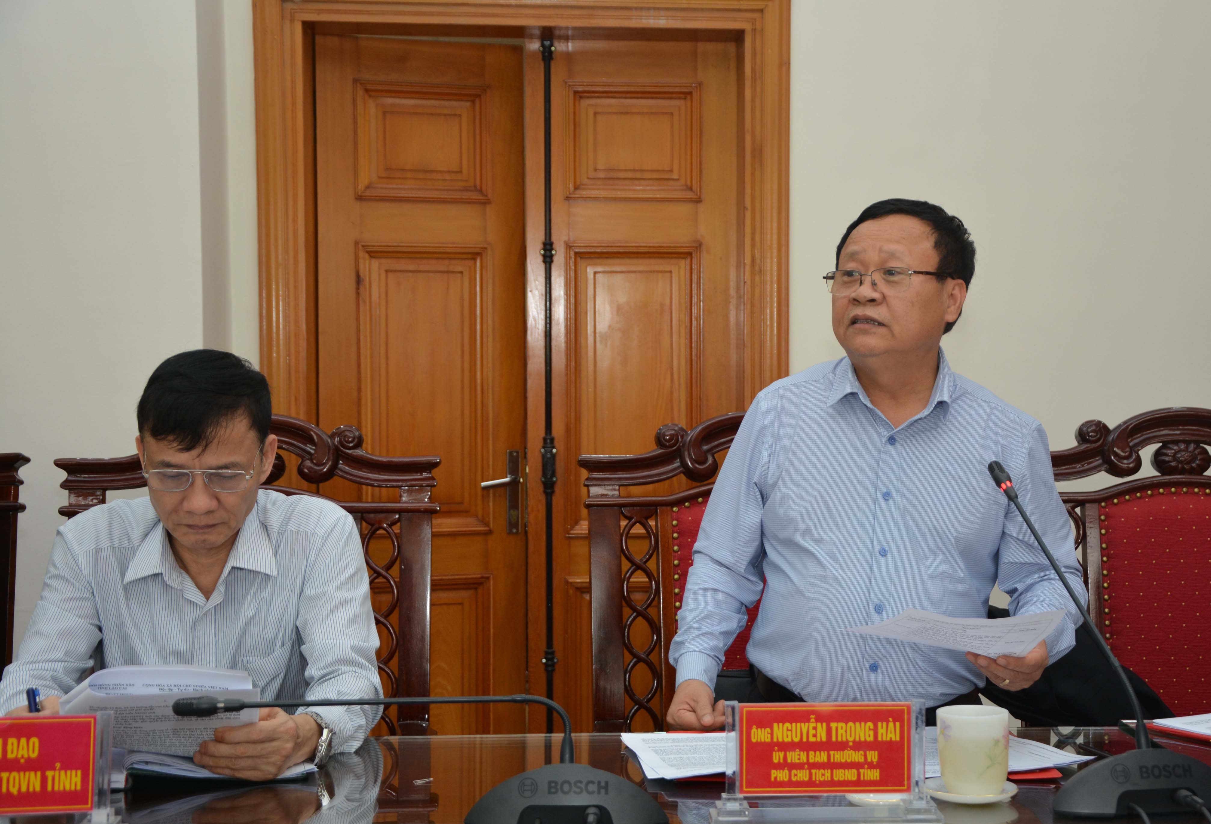 Đồng chí Nguyễn Trọng Hài, Ủy viên Ban Thường vụ Tỉnh ủy, Phó Chủ tịch UBND tỉnh phát biểu về công tác chuẩn bị nội dung báo cáo, tờ trình cho Kỳ họp thứ 12 HĐND tỉnh khóa XVI.