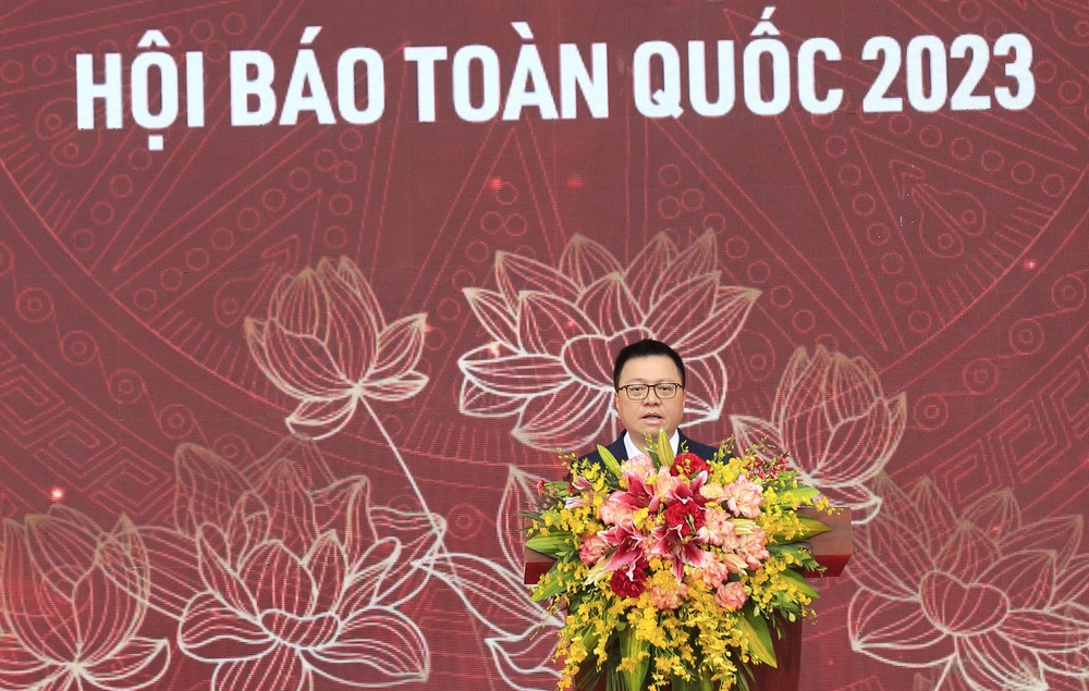 Đồng chí Lê Quốc Minh, Ủy viên Trung ương Đảng, Tổng Biên tập Báo Nhân Dân, Chủ tịch Hội Nhà báo Việt Nam phát biểu khai mạc Hội Báo toàn quốc 2023.