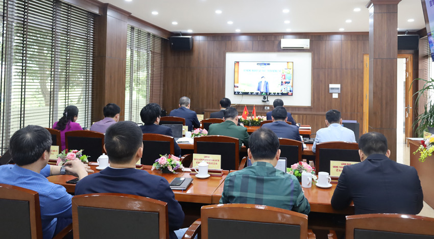 Các đại biểu tham dự diễn đàn tại điểm cầu tỉnh Lào Cai.