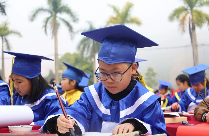 Sôi nổi ngày hội khai bút đầu xuân ảnh 4 Sôi nổi ngày hội khai bút đầu xuân ảnh 4