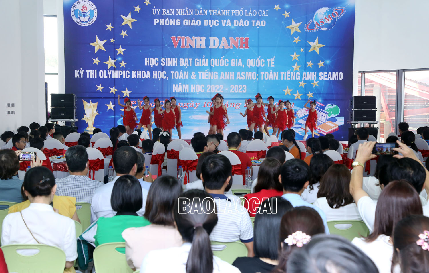 Thành phố Lào Cai vinh danh 73 học sinh đạt giải kỳ thi Olympic năm học 2022 - 2023 ảnh 1